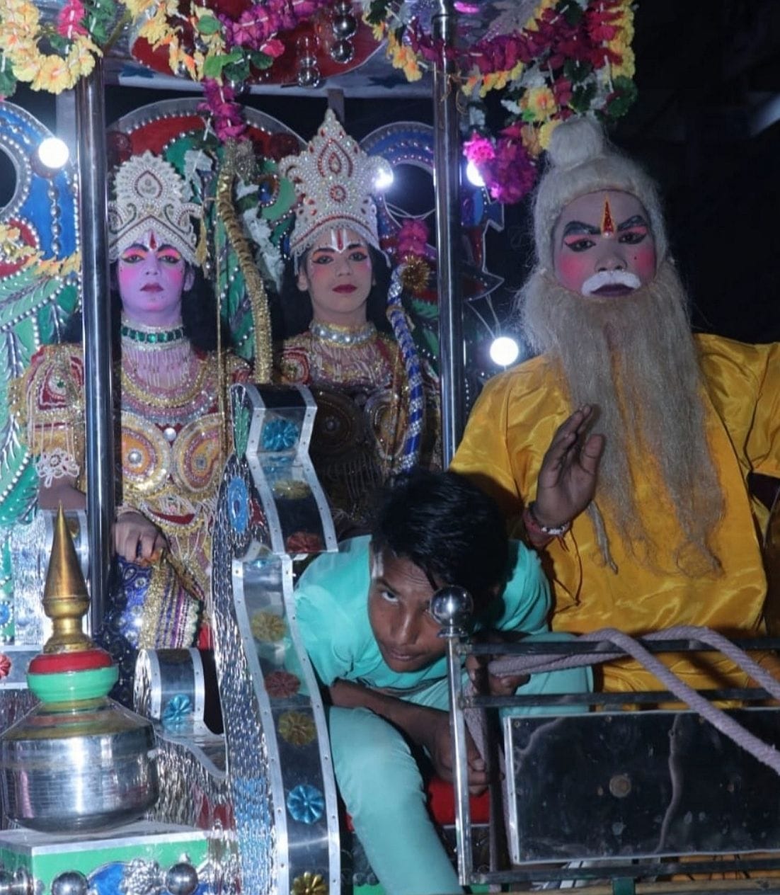 काशीपुर नगर में भगवान रामचंद्र की राज गद्दी निकाली। काशीपुर नगर में भगवान रामचंद्र की राज गद्दी निकाली।