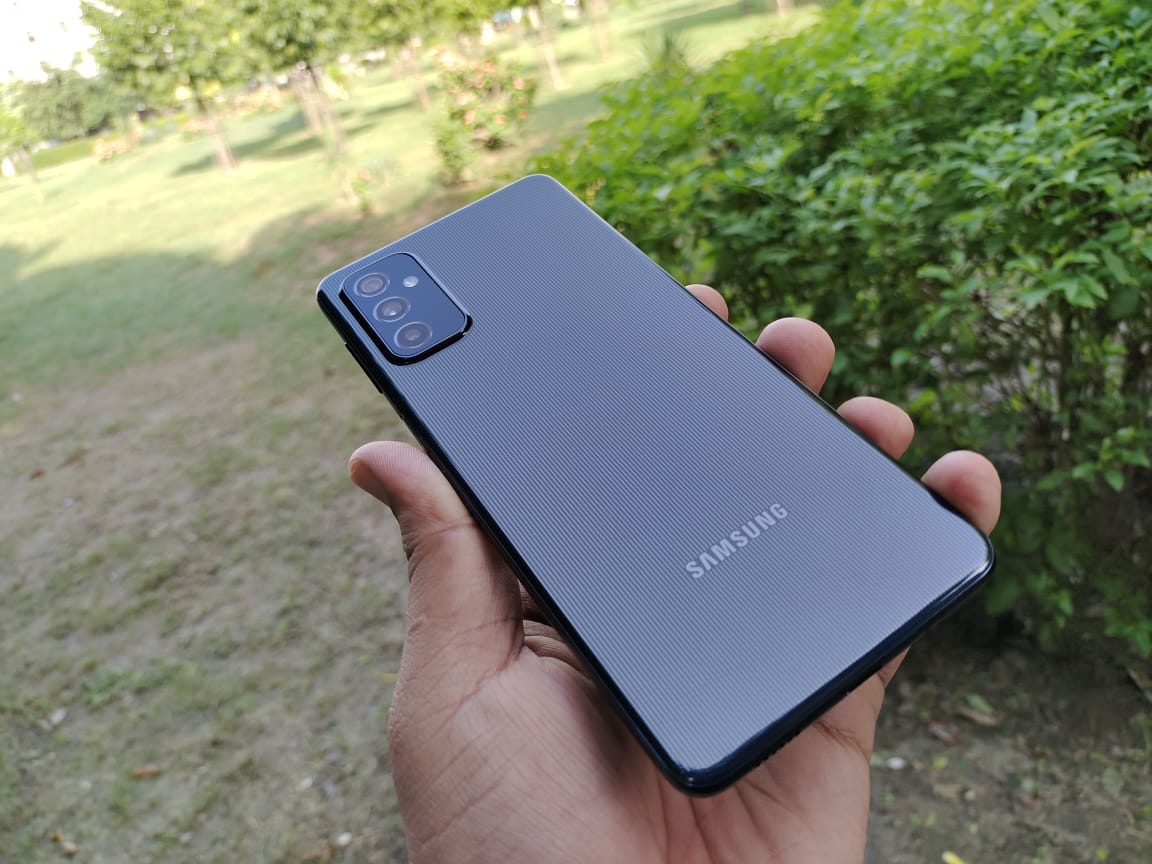 Samsung Galaxy M52 5G Review: मिडरेंज में सैमसंग का एक बढ़िया स्मार्टफोन