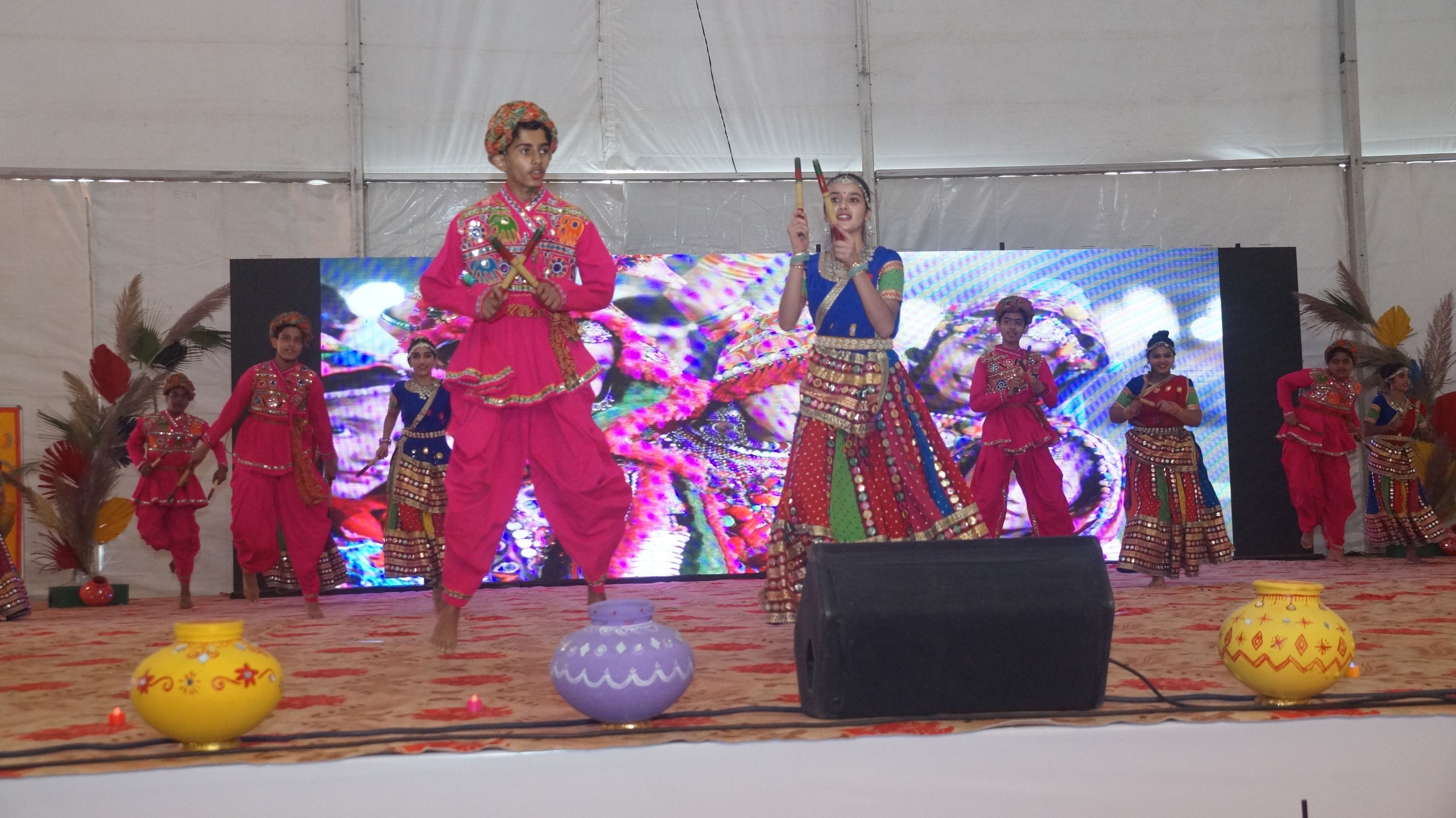 बॉक्सिंग चैंपियनशिप के शुभारंभ मौके पर सांस्कृतिक कार्यक्रम प्रस्तुत करती टीम -- संवाद बॉक्सिंग चैंपियनशिप के शुभारंभ मौके पर सांस्कृतिक कार्यक्रम प्रस्तुत करती टीम -- संवाद