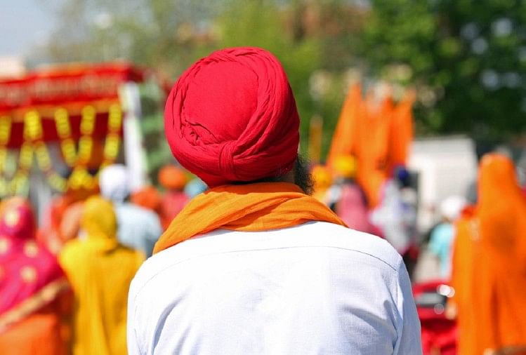 Elemen Anti Sosial Menyerang Peziarah Sikh yang Kembali Dari Patna Ke Punjab Dan Enam Terluka