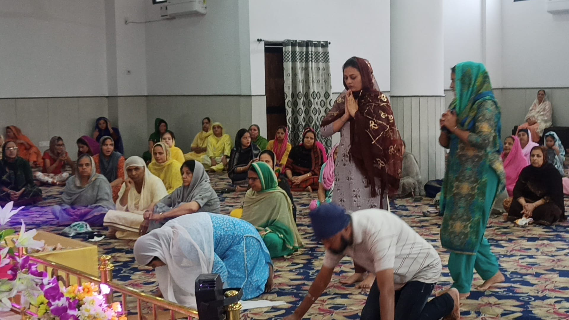 गुरु राम दास महाराज के प्रकाशोत्सव पर गुरुद्धारा में आयोजित कार्यक्रम गुरु राम दास महाराज के प्रकाशोत्सव पर गुरुद्धारा में आयोजित कार्यक्रम