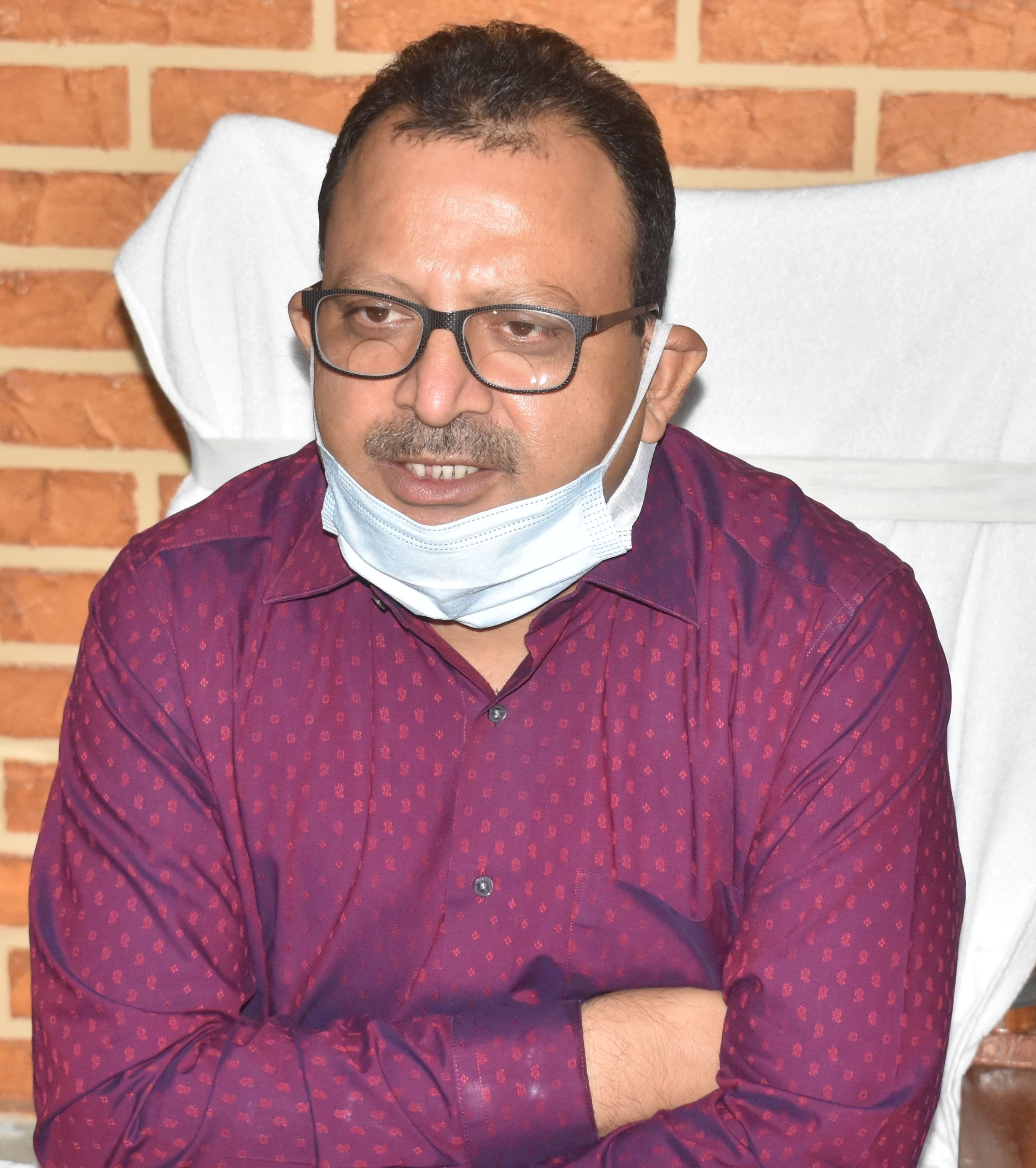 मीड़िया को जानकारी देते डीएम रवींद्र कुमार। संवाद
