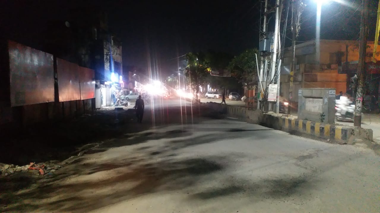 - घंटाघर से कोर्ट रोड पुल तक बनाई जा रही स्मार्ट रोड