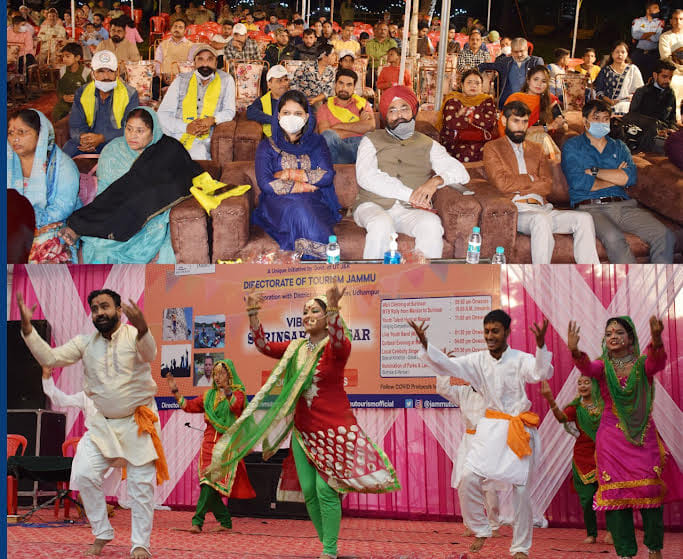 मानसर में आइकॉनिक वीक फेस्टिवल का हुआ समापन, दीप प्रज्जवलित करती डीडीसी उपाध्यक्ष जुही पठानिया, ?