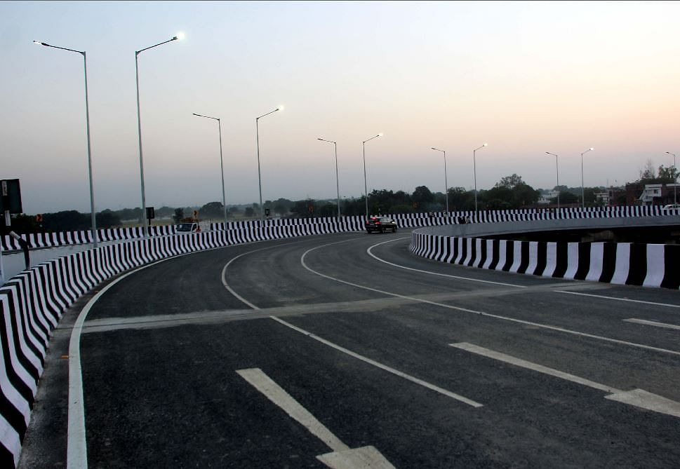 Purvanchal Expressway In Photos Pm Modi Will Inaugurate On 16 November Know  All About Cm Yogi Dream Project Six Lane Expressway - तस्वीरों में देखें  पूर्वांचल एक्सप्रेस-वे: 16 को पीएम मोदी करेंगे