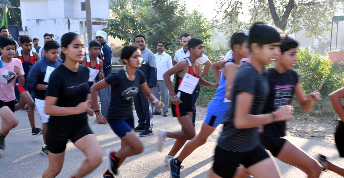 बराड में जिला युवा विकास संगठन व लक्ष्य फाउंडेशन पुनर्वास केंद्र के संयुक्त तत्वावधान में में आ?