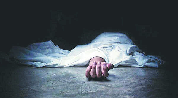 Dead Body Of Middle-aged Found Outside Bus Stand, Fear Of Death Due To Cold - बस अड्डे के बाहर मिला अधेड़ का शव, ठंड से मौत की आशंका - Hamirpur (himachal) News