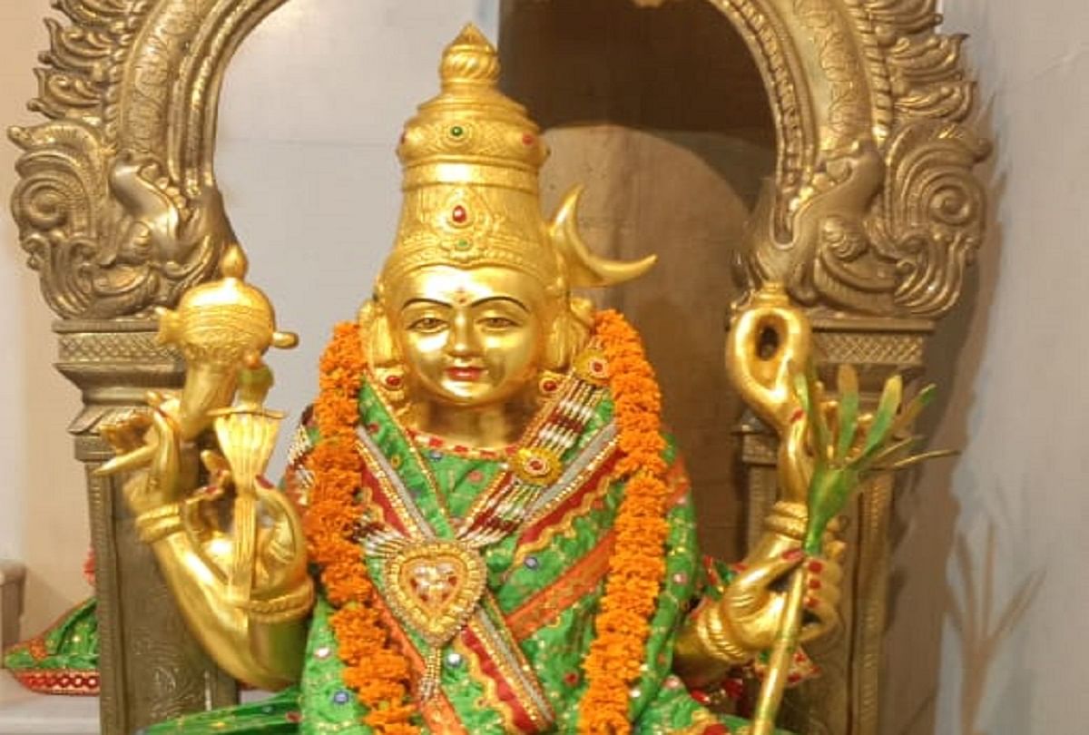 मणि मंदिर में स्वर्णमयी मां अन्नपूर्णा