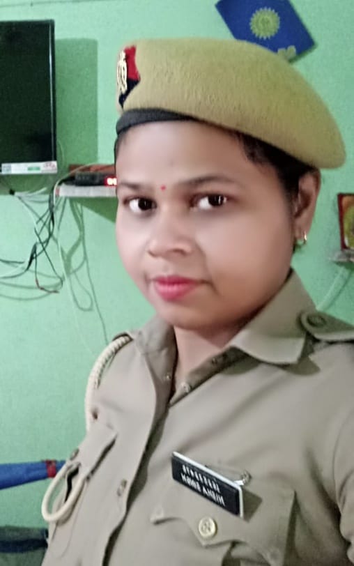 महिला कांस्टेबल निशा महिला कांस्टेबल निशा