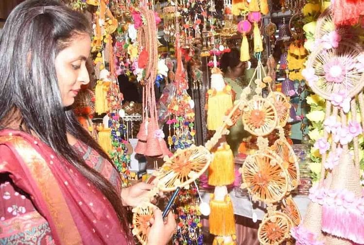 धनतेरस पर कानपुर के बाजारों में हुई जमकर खरीदारी