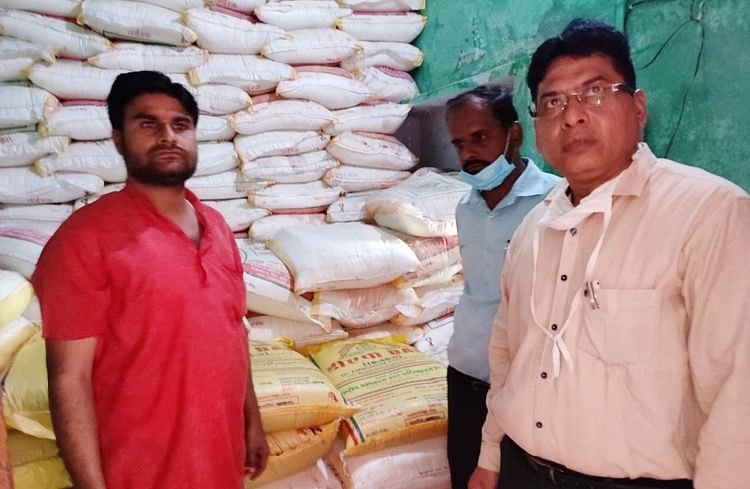 Hamirpur News,hamirpur – Sebuah lisensi ditangguhkan untuk menjual kotoran dengan harga tinggi