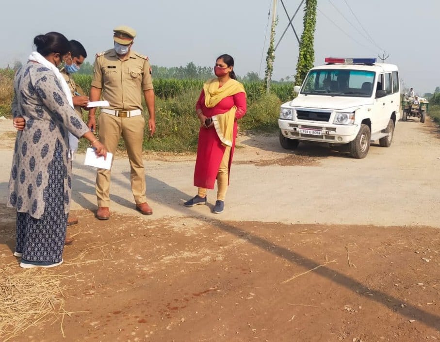 कैराना में सीएम दौरे को लेकर अलीपुर रोड का निरीक्षण करते ट्रैफिक इंचार्ज भंवर सिंह कैराना में सीएम दौरे को लेकर अलीपुर रोड का निरीक्षण करते ट्रैफिक इंचार्ज भंवर सिंह