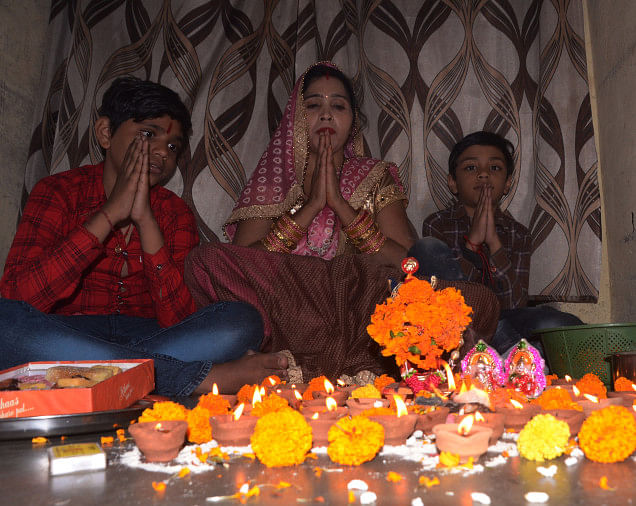 Merayakan Festival Diwali Dengan Ibadah Yang Sah