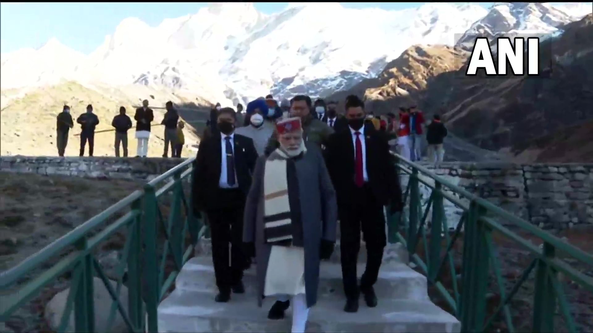 केदारनाथ में प्रधानमंत्री मोदी