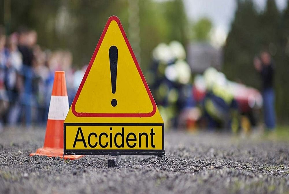 Jharkhand Road Accident In Ranchi Truck Collides With Scooty - झारखंड: रांची  के बेड़ो में सड़क हादसा, हाईवा ने स्कूटी सवार को मारी टक्कर, एक की मौत -  Amar Ujala Hindi News Live