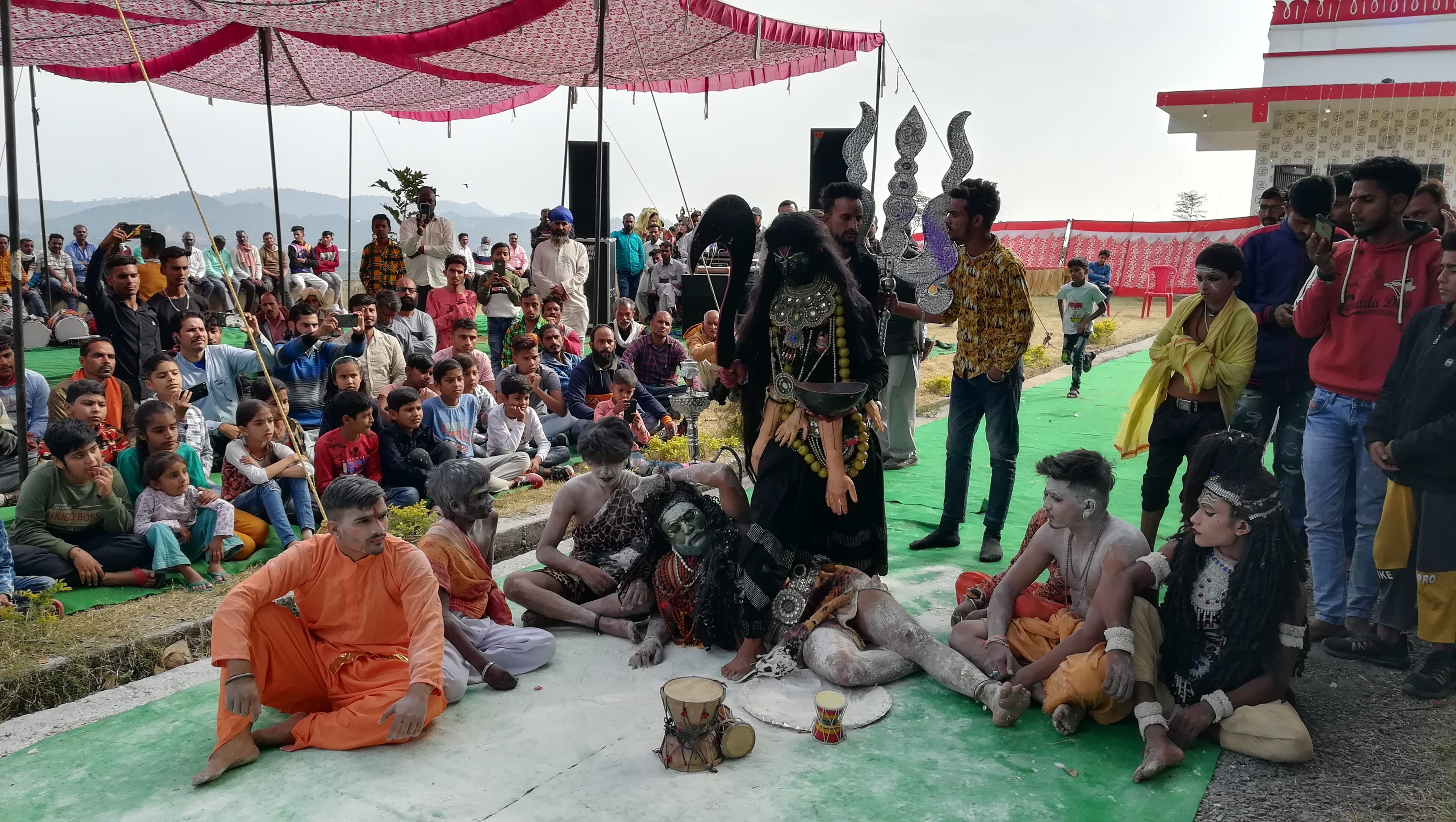 2,3 विशवकर्मा के मौके पर यूनियन के सदस्य झांकी निकाते हुए  4 धर्मिक कार्यक्रम पेश करते कलाकार  5 देवि?