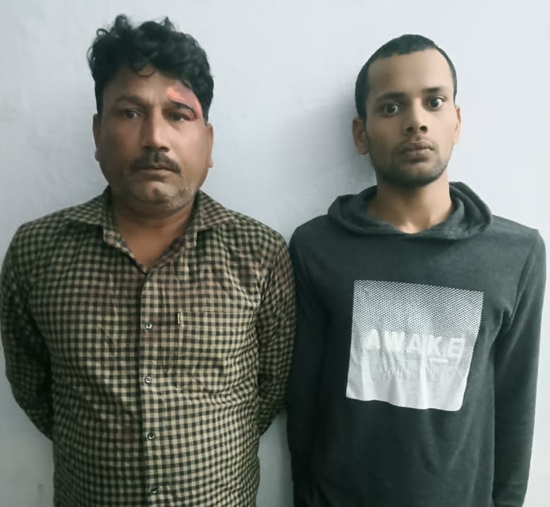 हसनपुर पुलिस गिरफ्त में अफीम तस्कर एवं उसका पुत्र। हसनपुर पुलिस गिरफ्त में अफीम तस्कर एवं उसका पुत्र।