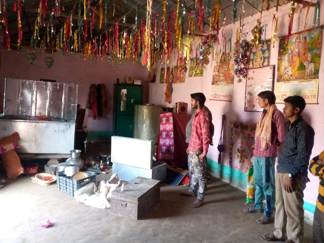 रामनगर में घर में चोरों की तरफ से की गई तोड़फोड़ व तोड़ा गया ताला रामनगर में घर में चोरों की तरफ से की गई तोड़फोड़ व तोड़ा गया ताला