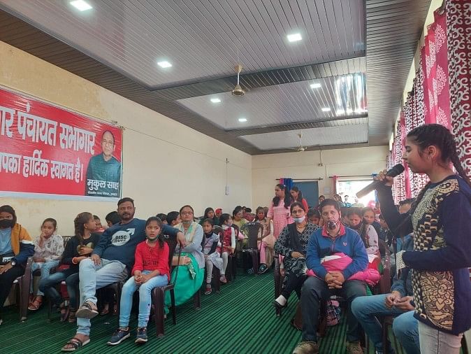 Audisi Suara Dwarahat – Peserta berkumpul dalam audisi festival Dwarahat selama tiga hari
