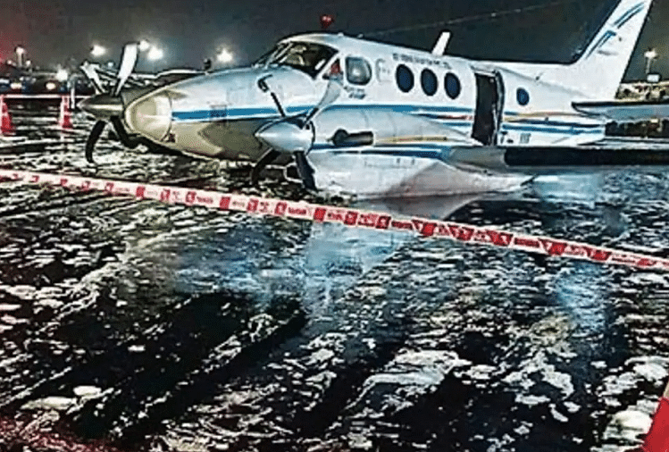 Tindakan pada pilot: Majid Akhtar diskors karena pendaratan darurat di bandara Gwalior Aksi Pada Pilot: Majid Akhtar Ditangguhkan Karena Crash Landing Di Bandara Gwalior