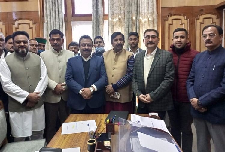 Kongres Mlas yang Baru Terpilih Mengambil Sumpah Di Himachal Pradesh Vidhan Sabha Shimla