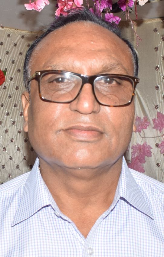 विनोद गुप्ता ।