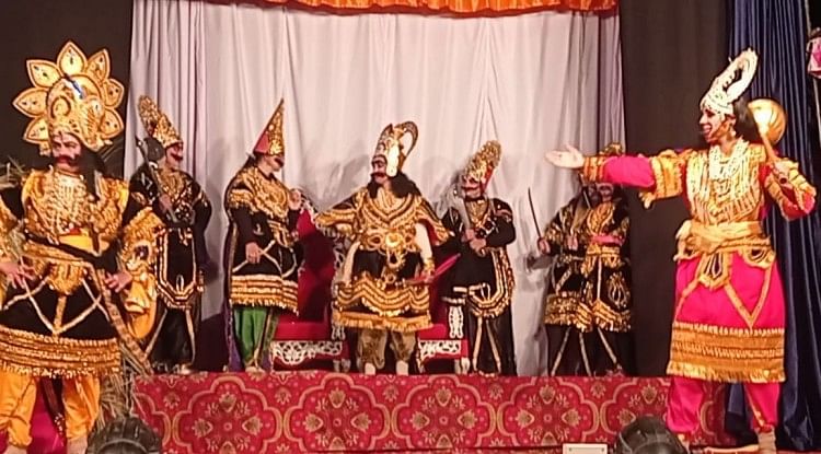 Ramleela Di Almora – Ram mematahkan busur di Bhatkot, kerumunan berkumpul di Sita Swayamvar