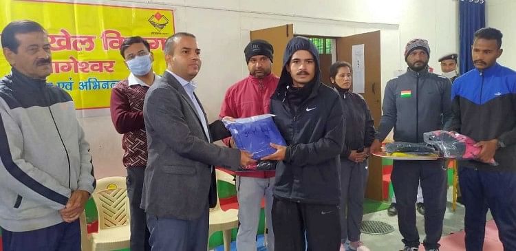 Olahraga Di Bageshwar Pada Hari Yayasan Uttarakhand – Ranjeet, Suhani dan Pawan adalah pemenang lomba lintas negara