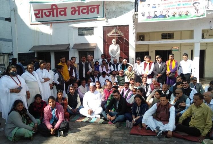 Pemilihan Uttarakhand 2022: Presiden Negara Bagian Kongres Ganesh Godiyal Duduk Di Puasa Simbolis Di Dehradun