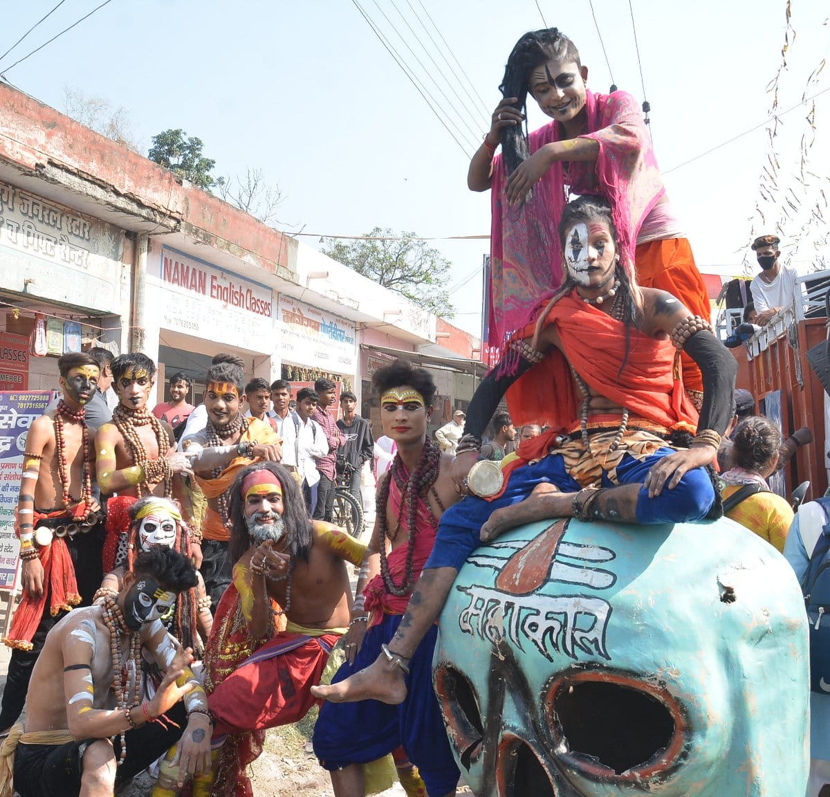 नई मंडी में खाटू श्याम की शोभायात्रा में शामिल महाकाल की सुदंर झांकी। नई मंडी में खाटू श्याम की शोभायात्रा में शामिल महाकाल की सुदंर झांकी।