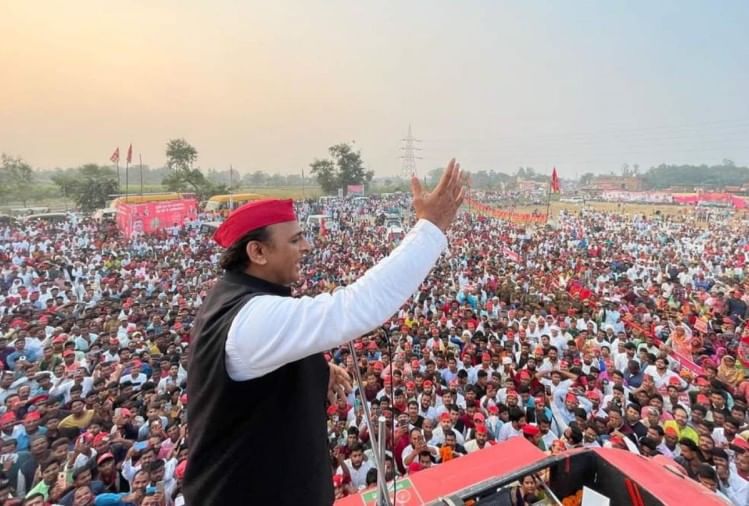 अखिलेश यादव।