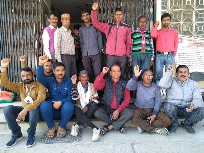 Protes Di Dwarahaat – Agitasi tanpa batas dimulai atas dugaan penyimpangan di CHC