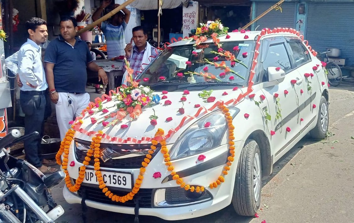 शामली में विवाह समारेह के दोरान सजती कार शामली में विवाह समारेह के दोरान सजती कार