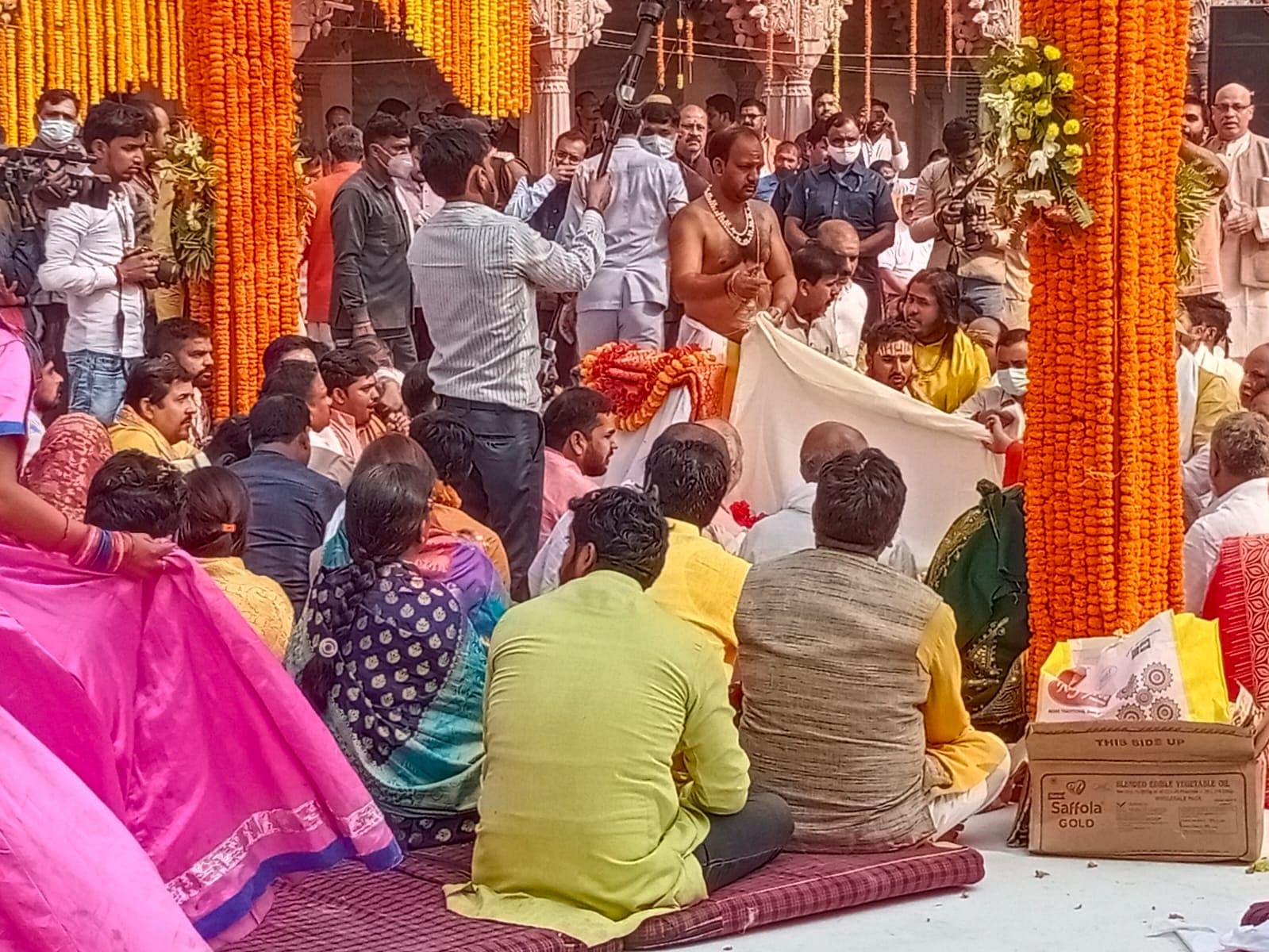 Maa Annapurna Idol Rath Yatra Reached Kashi Vishwanath Dham Cm Yogi  Adityanath Welcome In Varanasi - शिव के आंगन में मां अन्नपूर्णा: काशी  विश्वनाथ धाम पहुंची दुर्लभ प्रतिमा ...