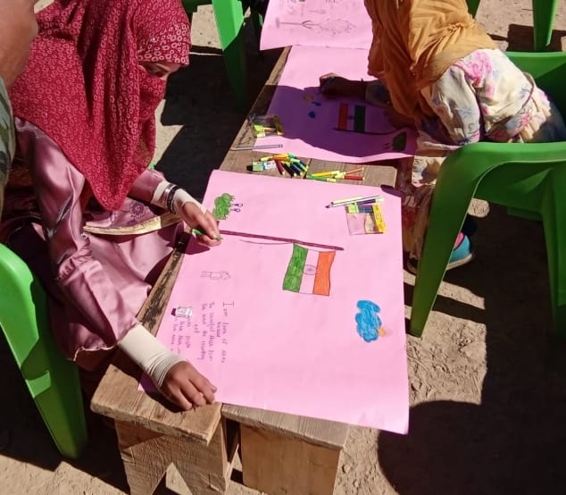 फोटो..भारतीय सेना ने डोडा और किश्तवाड़ जिलों में बाल दिवस मनाया। कई प्रतियोगिताएं आयोजित फोटो..भारतीय सेना ने डोडा और किश्तवाड़ जिलों में बाल दिवस मनाया। कई प्रतियोगिताएं आयोजित