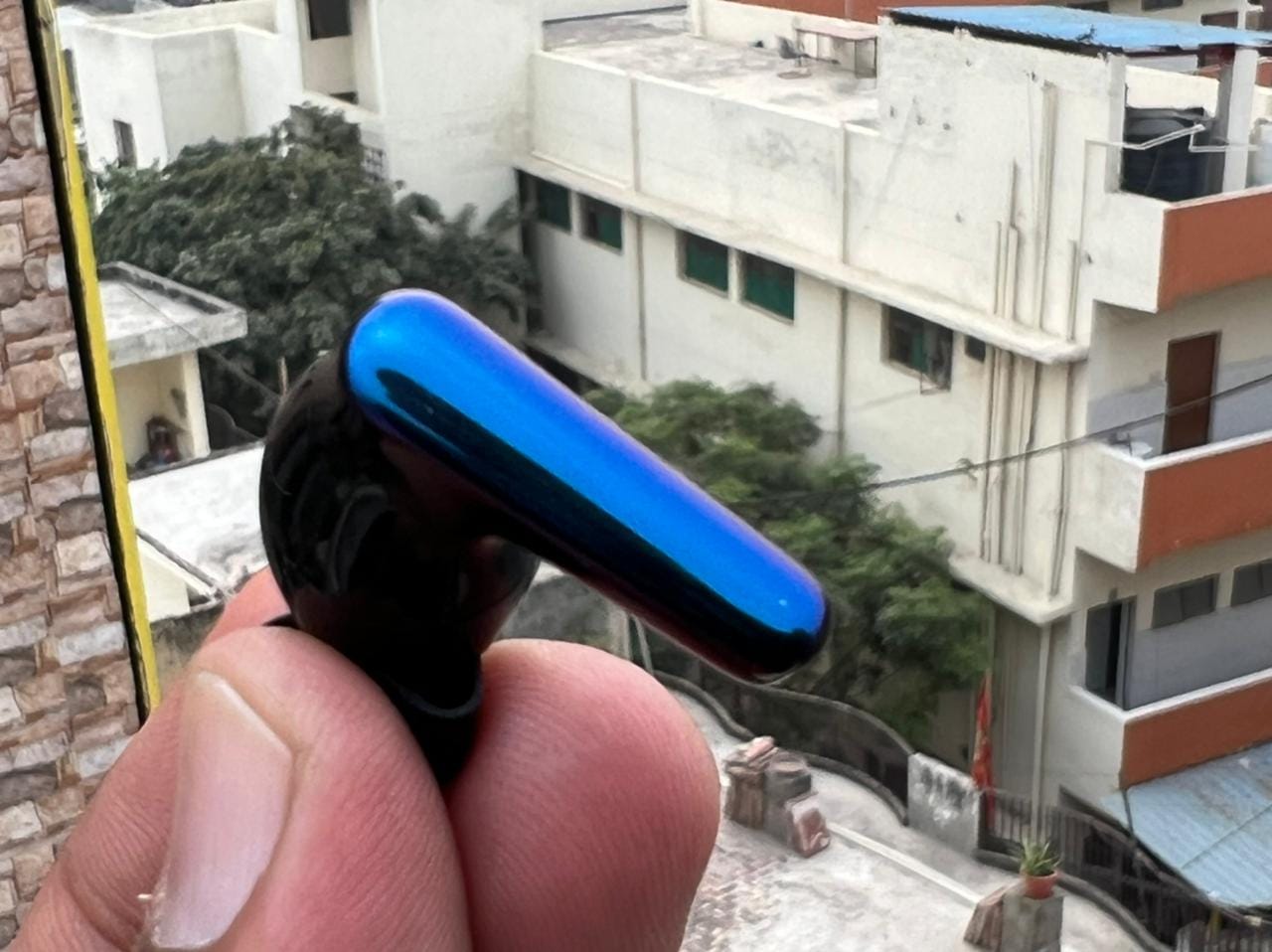 DIZO Buds Z Review: क्या दो हजार रुपये के अंदर यह एक बेस्ट ईयरबड्स है?