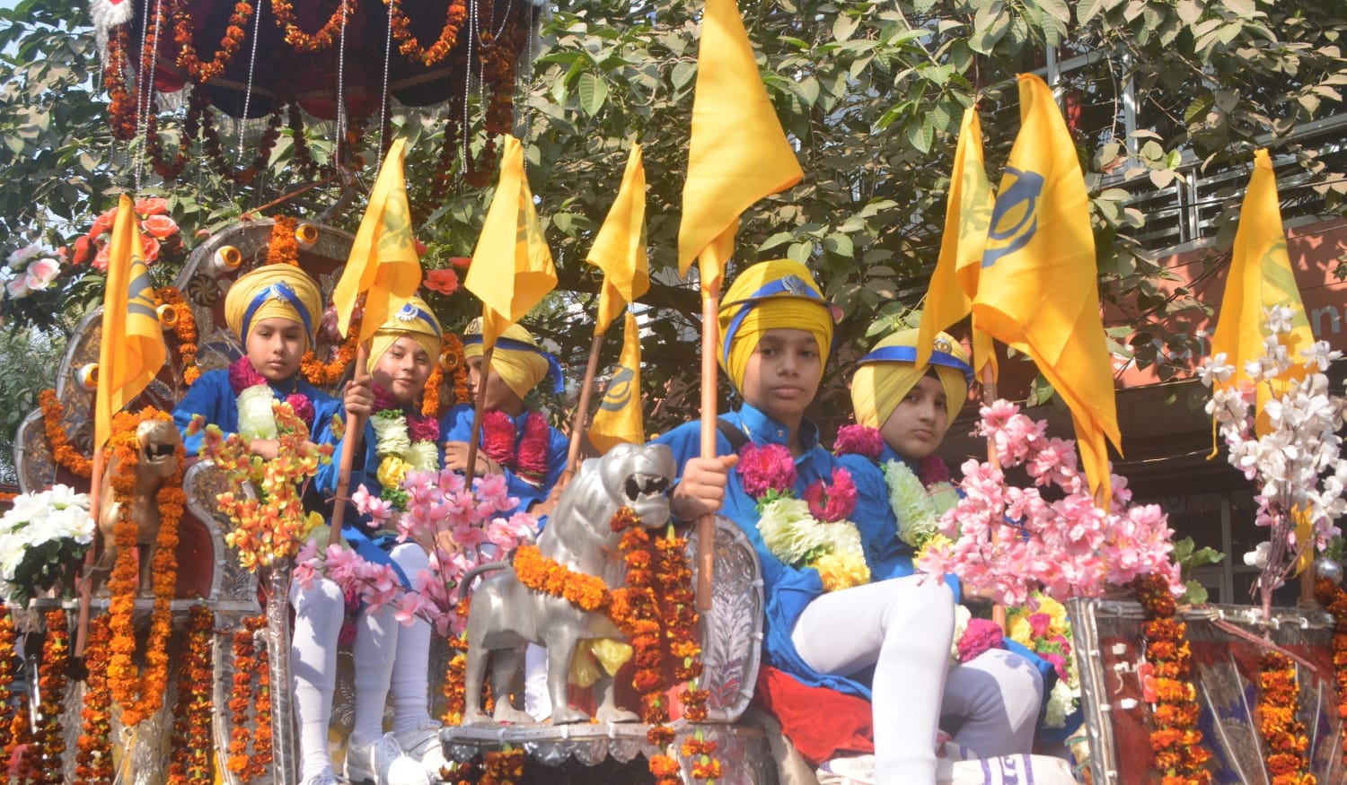 मुजफ्फरनगर में गुरुनानक देव के प्रकाश पर्व के कार्यक्रम में शामिल स्कूली बच्चें।। मुजफ्फरनगर में गुरुनानक देव के प्रकाश पर्व के कार्यक्रम में शामिल स्कूली बच्चें।।