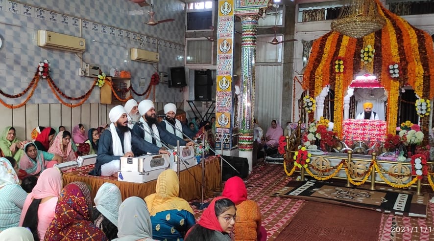 नजीबाबाद के गुरुद्वारे में गुरुनानक देव जी के प्रकाशोत्सव पर धार्मिक आयोजन। नजीबाबाद के गुरुद्वारे में गुरुनानक देव जी के प्रकाशोत्सव पर धार्मिक आयोजन।