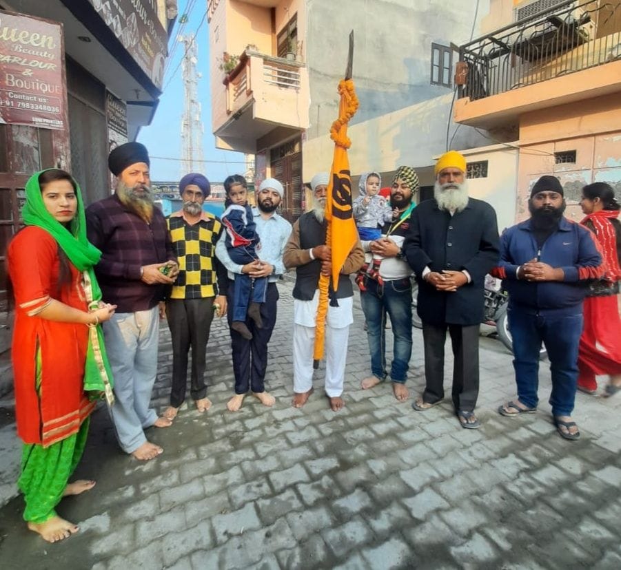 केलाखेड़ा में प्रभात फेरी निकालते श्रद्धालु। केलाखेड़ा में प्रभात फेरी निकालते श्रद्धालु।