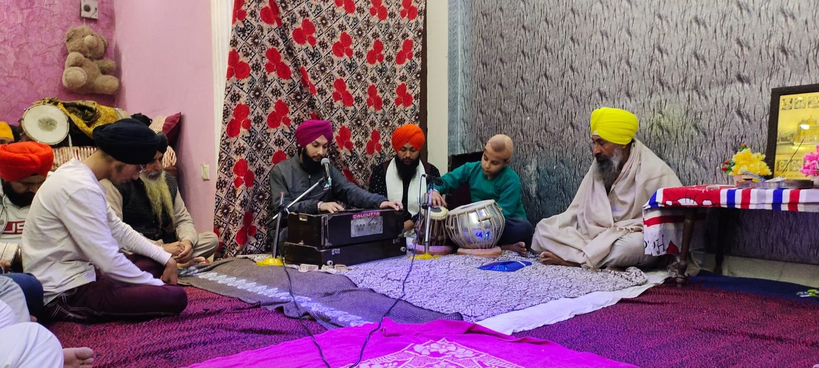 केलाखेड़ा में कीर्तन करते श्रद्धालु। केलाखेड़ा में कीर्तन करते श्रद्धालु।