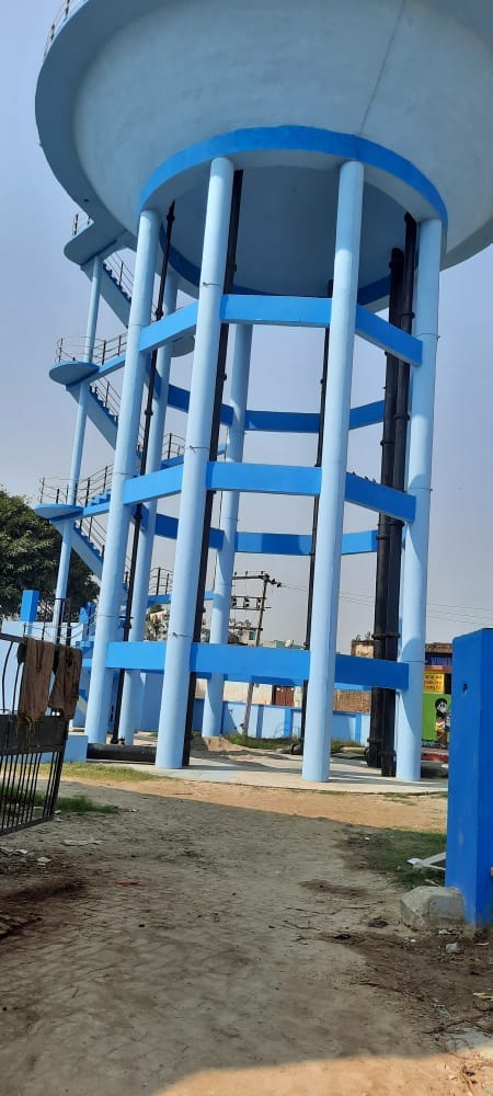 पतेई खालसा गांव में पानी की टंकी। पतेई खालसा गांव में पानी की टंकी।