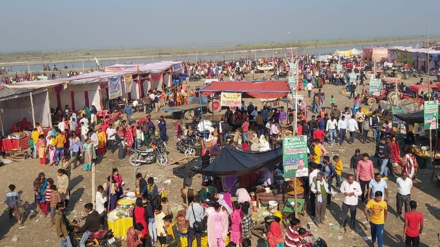 नांगलसोती में गंगा स्नान मेले में उमड़ी श्रद्घालुओं की भीड़।