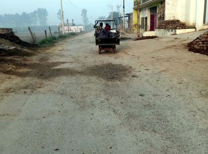 Kondisi Jalan Gangeru-isopurtil Memburuk, Pejalan Kaki Banyak Desa Kesal