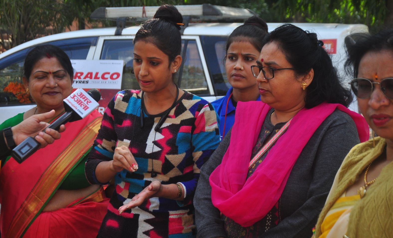 अमर उजाला के चुनावी रथ सत्ता के संग्राम में लोहिया अस्पताल में महिलाओं से चर्चा कार्यक्रम में बो? अमर उजाला के चुनावी रथ सत्ता के संग्राम में लोहिया अस्पताल में महिलाओं से चर्चा कार्यक्रम में बो?