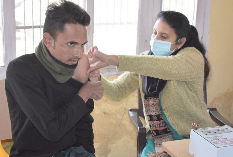 कांगड़ा में रोजाना 27 हजार लोगों को लगेगी वैक्सीन की दूसरी डोज