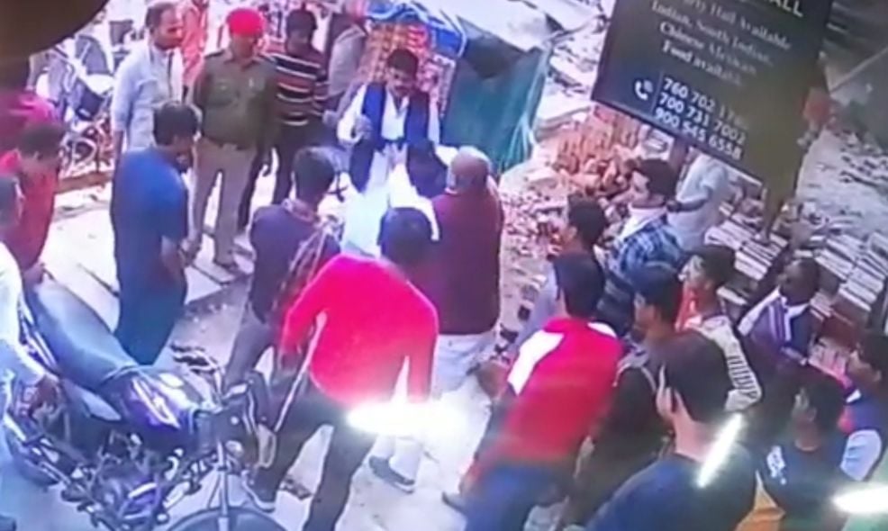 मारपीट का सीसी टीवी फुटेज। संवाद मारपीट का सीसी टीवी फुटेज। संवाद