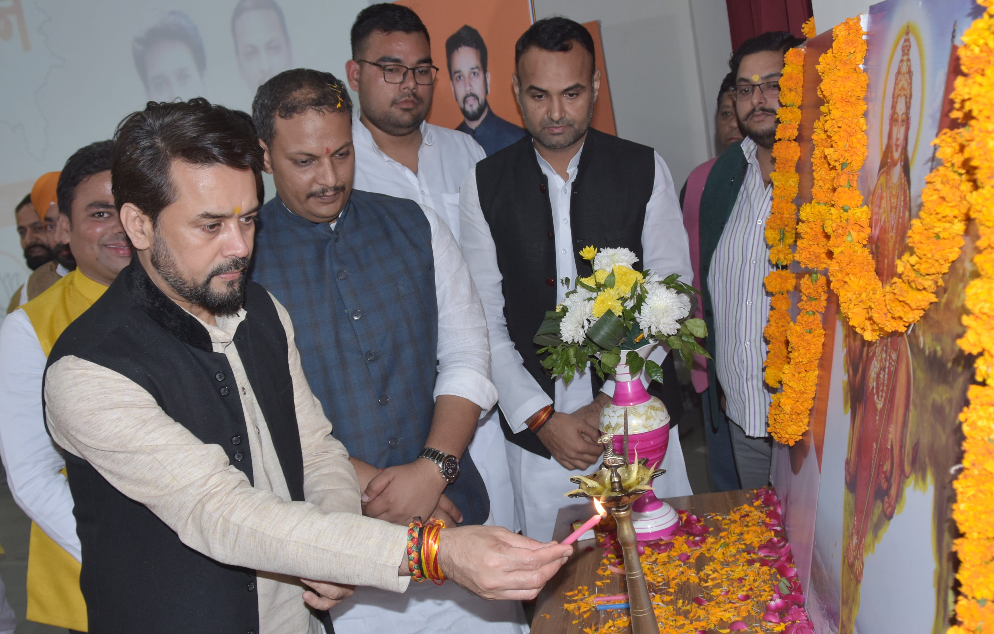 आईपीटी सभागार में भाजयुमो द्वारा आयोजित युवोत्थान कार्यक्रम में दीप जला कर शुभारंभ करते केंद्र? आईपीटी सभागार में भाजयुमो द्वारा आयोजित युवोत्थान कार्यक्रम में दीप जला कर शुभारंभ करते केंद्र?