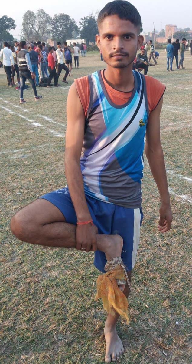 चोट दिखाते ददरौल के गांव अजीजगंज ददरौल के खिलाड़ी दीपांशु चोट दिखाते ददरौल के गांव अजीजगंज ददरौल के खिलाड़ी दीपांशु