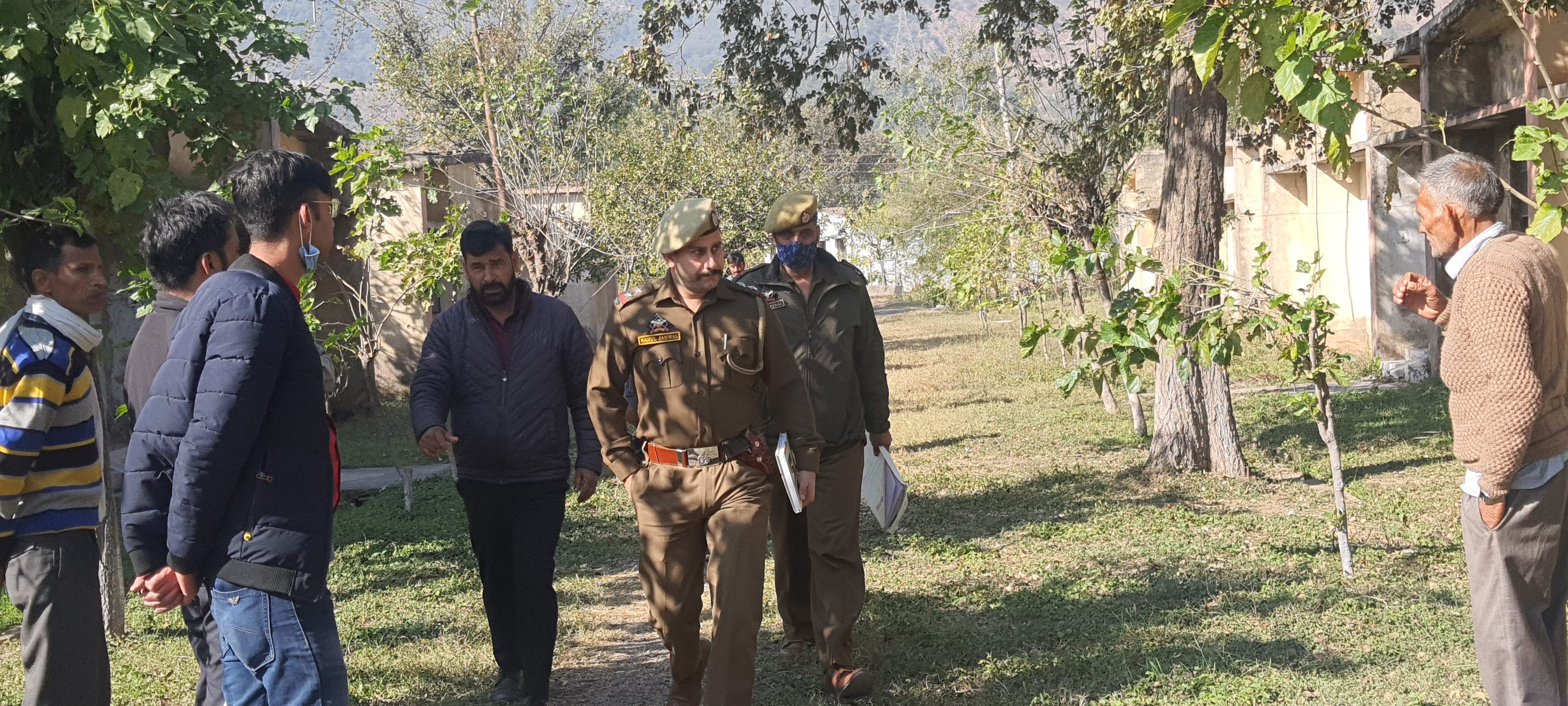 उधमपुर के लड्डन में कर्मचारी की मौत की जांच के लिए पहुंची टीम उधमपुर के लड्डन में कर्मचारी की मौत की जांच के लिए पहुंची टीम