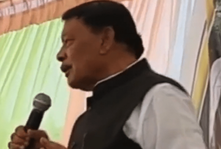 Kata-kata buruk menteri: Bisahulal Singh berkata - Orang-orang Thakur-Thkar mengunci wanita di dalam lemari, menangkap mereka dan membawa mereka keluar! Kata-kata Absurd Menteri: Bisahulal Singh Said – Orang Thakur-thkar Mengunci Wanita Di Kamar, Bawa Mereka Keluar! – Kata-kata buruk Menteri: Bisahulal Singh berkata – Orang Thakur-Thkar mengunci wanita di dalam lemari, menangkap mereka dan membawa mereka keluar!